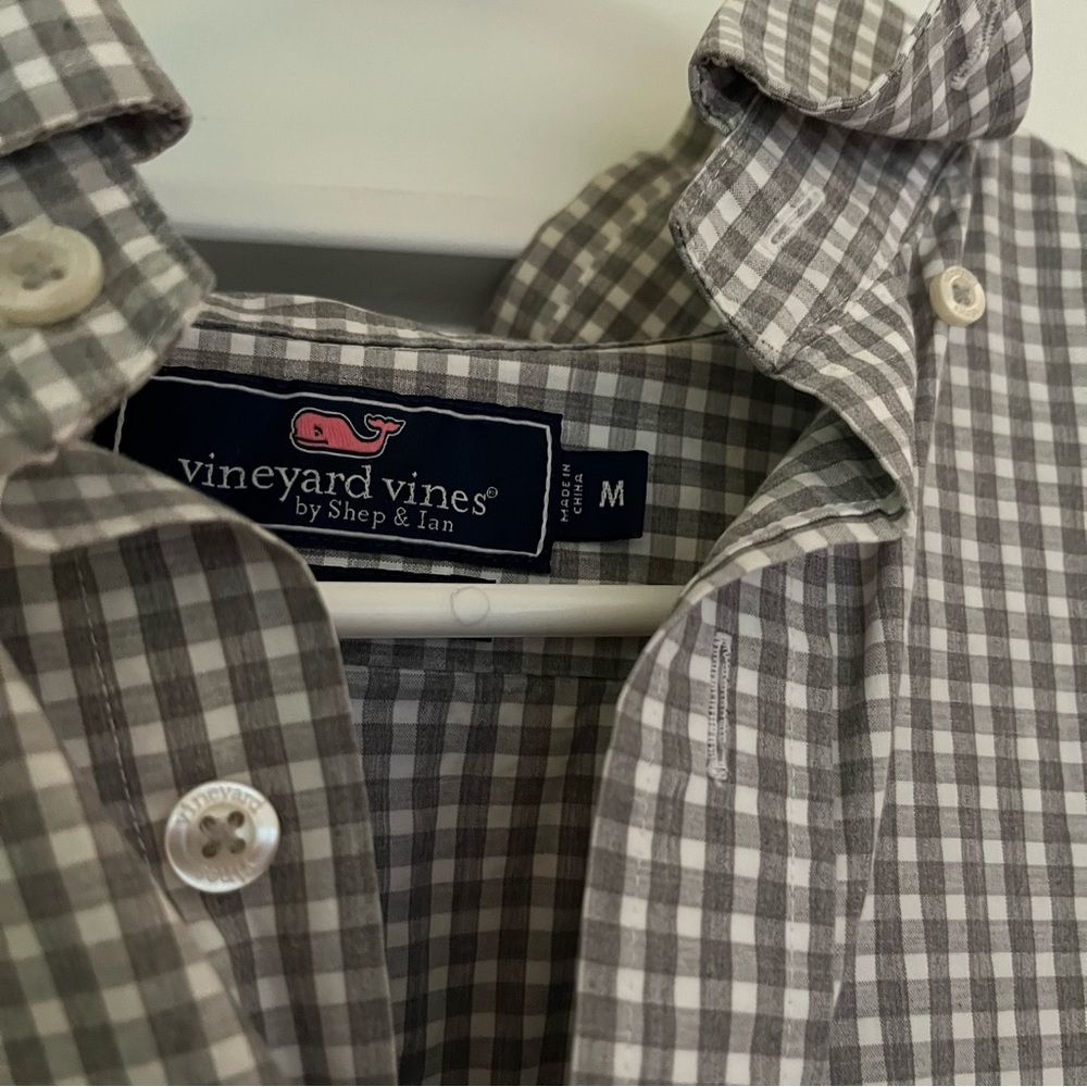 Vineyard Vines Button Down - image 2